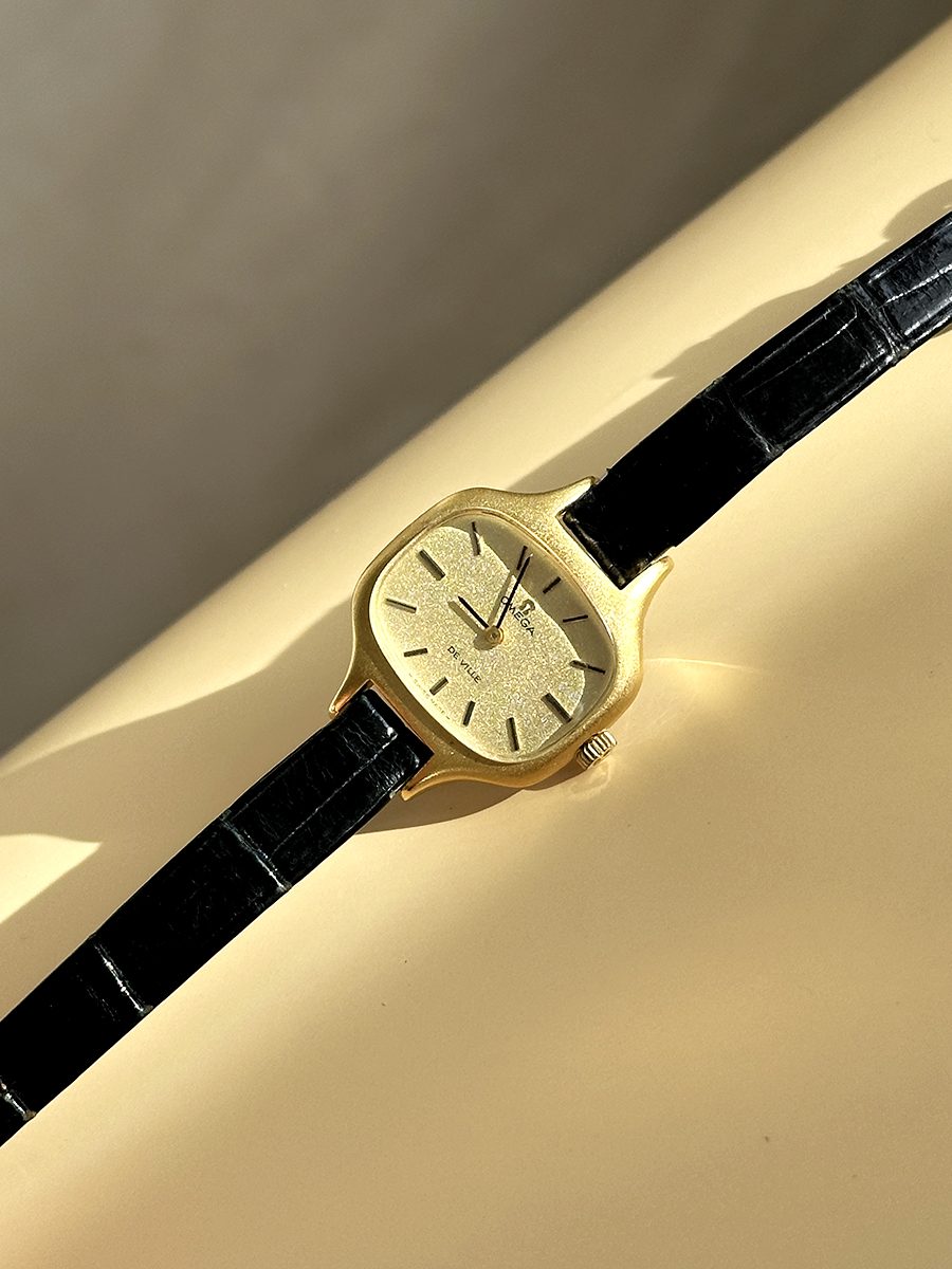 OMEGA classic matt Gold Lady watch